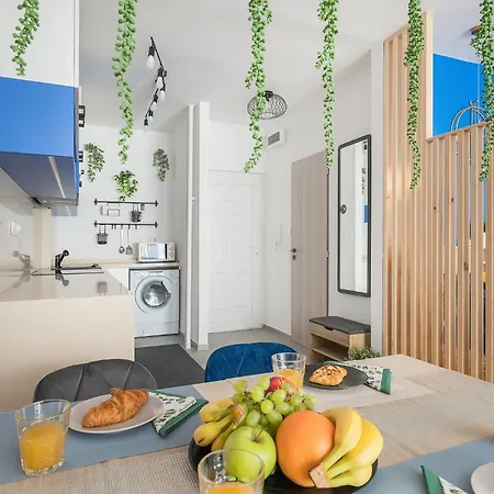 Newly Renovated!!! - Modern 10 Minutes From The Grand Boulevard דירה *