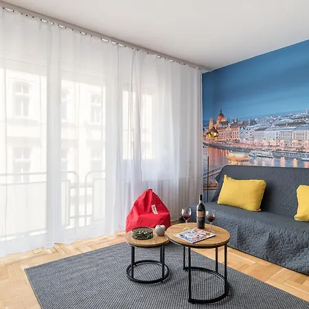 Newly Renovated!!! - Modern 10 Minutes From The Grand Boulevard בודפשט