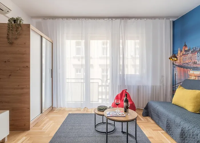 Lägenhet Newly Renovated!!! - Modern 10 Minutes From The Grand Boulevard Budapest