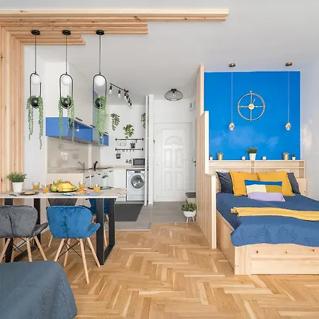 Newly Renovated!!! - Modern 10 Minutes From The Grand Boulevard Διαμέρισμα *